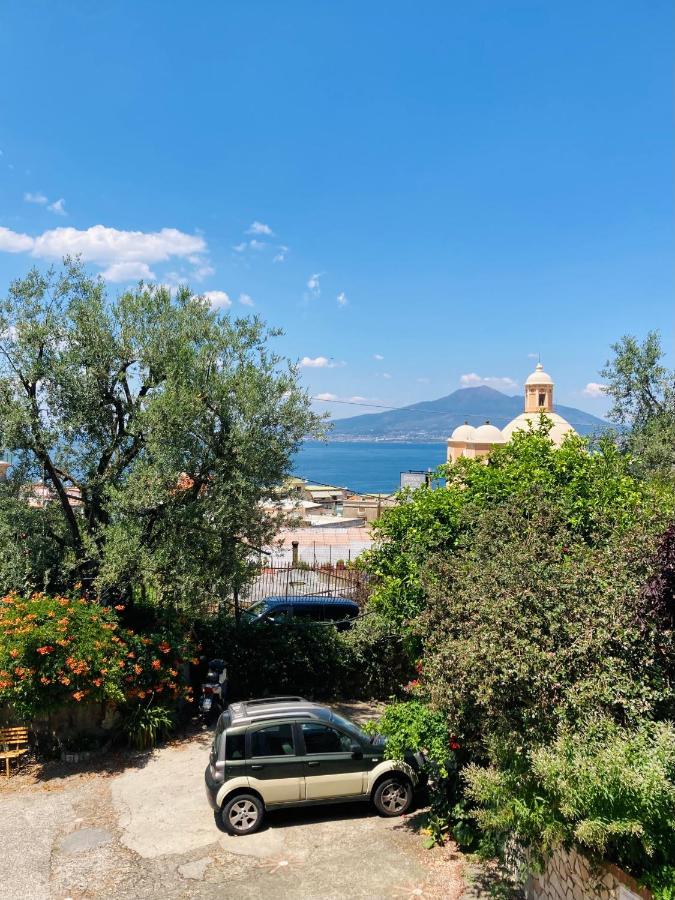 Апартаменты La Terrazza Вико-Экуенсе Экстерьер фото